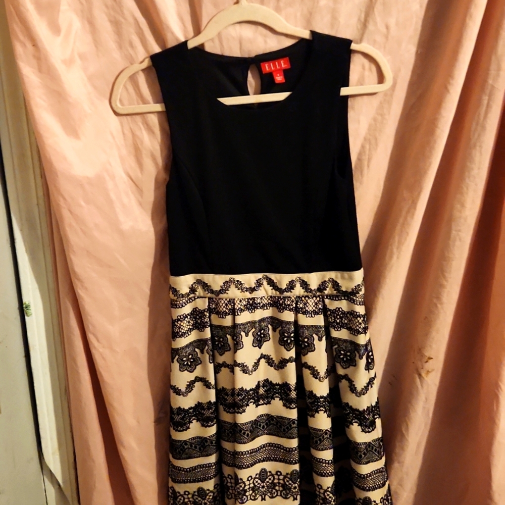 elle size 8 black dress with tan skirt and lace